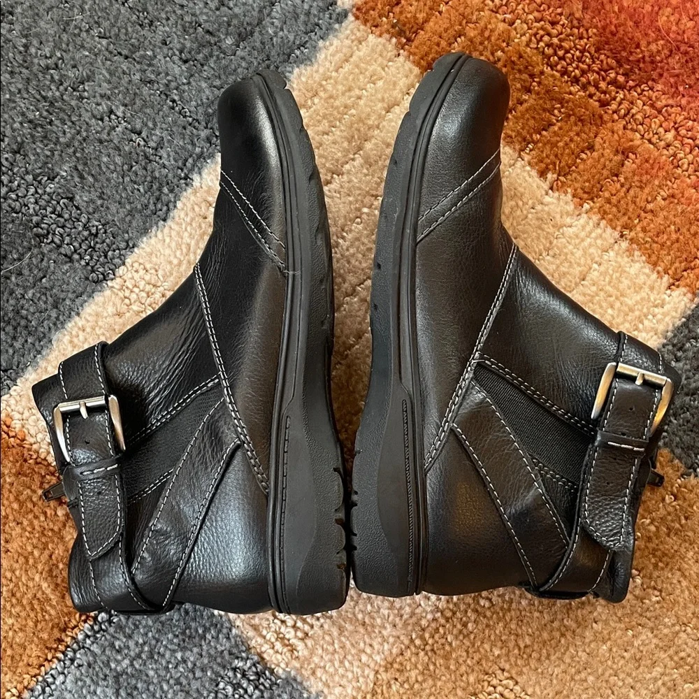 Clarks Collection Ultimate Comfort Women’s Black Side-Zip Booties - Picture 11 of 14